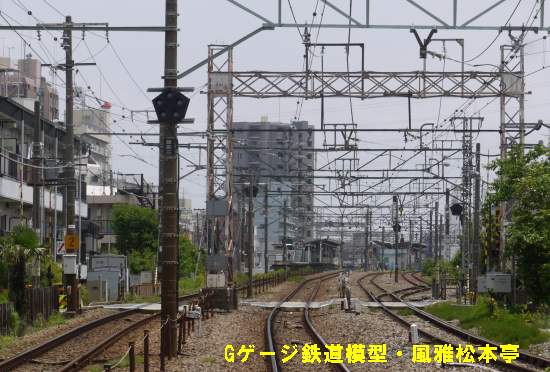 尻手短絡線から尻手駅を遠望した写真です。2012年(平成24年)5月撮影。