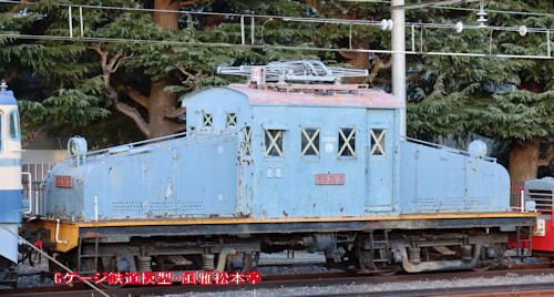 近江鉄道ED313。2022年(令和4年)2月、東芝府中工場側線(東京都府中市)にて撮影。Toshiba made ED31 electric locomotive, nicknamed Crab loco. 