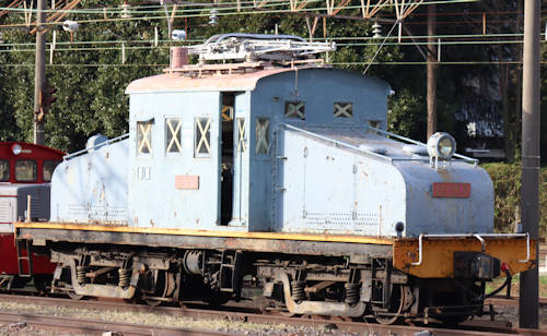 近江鉄道ED313。2022年(令和4年)3月、東芝府中工場側線(東京都府中市)にて撮影。Toshiba made ED31 electric locomotive, nicknamed Crab loco. 