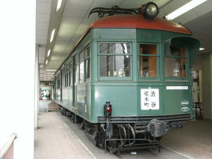 東京横浜電鉄モハ510(＝デハ3450)。2001年(平成13年)8月、(旧)電車とバスの博物館にて撮影。