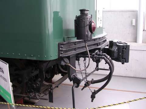 東京横浜電鉄モハ510(＝デハ3450)の連結器周辺。電車とバスの博物館にて撮影。