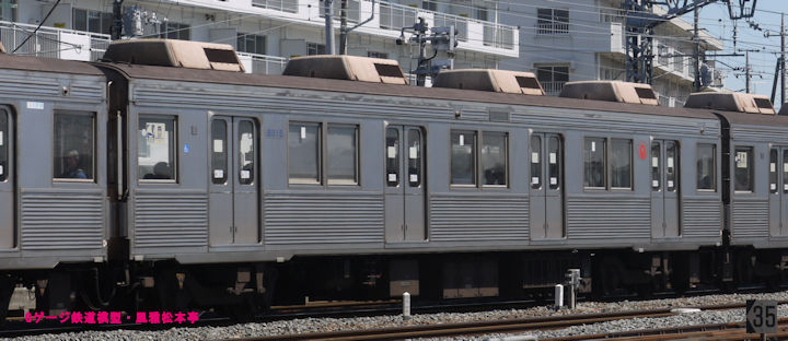 東京急行サハ8915。2013年(平成25年)4月、東武鉄道日光線東武動物公園(とうぶどうぶつこうえん：埼玉県南埼玉郡宮代町)駅にて撮影。