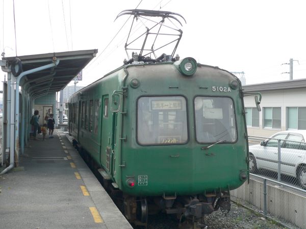 熊本電気鉄道5102号。2007年(平成19年)3月、熊本電鉄上熊本(かみくまもと：熊本県熊本市)駅にて撮影。