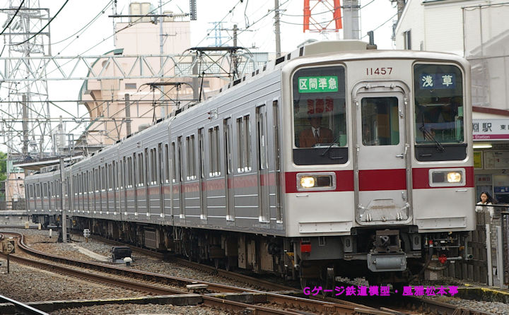 東武鉄道クハ11457。2007年(平成19年)5月、東武鉄道伊勢崎線鐘ヶ淵(かねがふち：東京都墨田区)駅にて撮影。