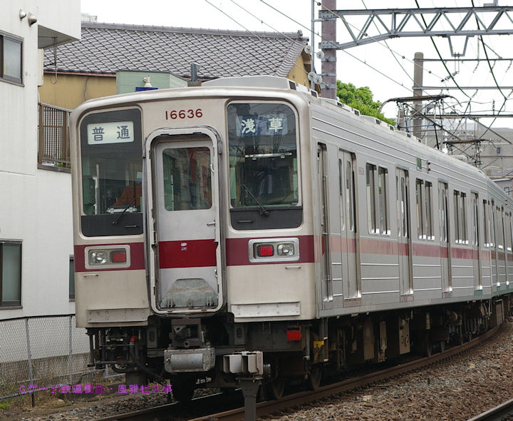東武鉄道クハ16636。2007年(平成19年)5月、東武鉄道伊勢崎線鐘ヶ淵(かねがふち：東京都墨田区)駅附近にて撮影。