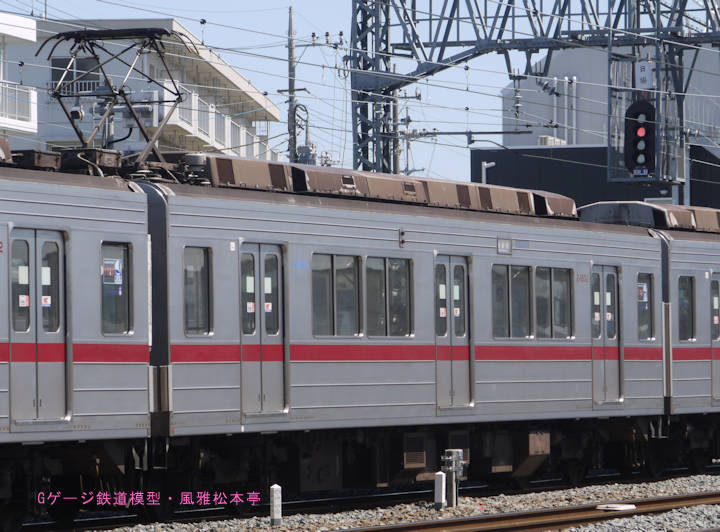 東武鉄道モハ24802。2013年(平成25年)4月、東武鉄道伊勢崎線東武動物公園(とうぶどうぶつこうえん：埼玉県南埼玉郡宮代町)駅付近にて撮影。