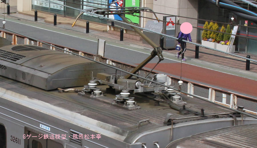 東武鉄道モハ32611。2016年(平成28年)2月、東武鉄道東上線成増(なります：東京都板橋区)駅にて俯瞰撮影。