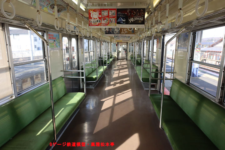 東武鉄道モハ82100の車内。2026年(令和8年)1月撮影。