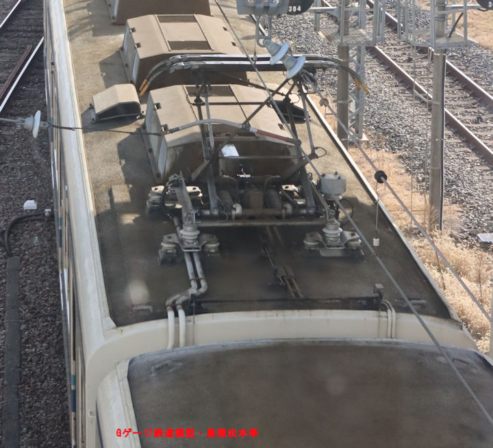 東武鉄道モハ8298のパンタグラフ周辺。2026年(令和8年)1月、東武鉄道越生線越生(おごせ：埼玉県入間郡越生町)駅にて撮影。