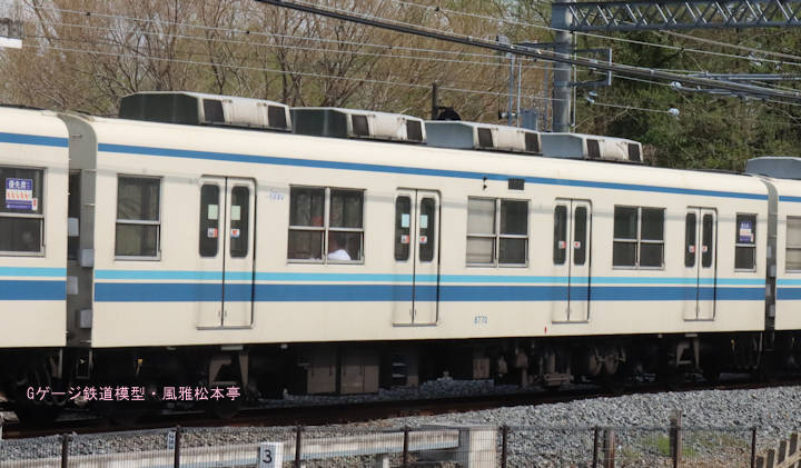 東武鉄道サハ8770。2025年(令和7年)4月、東武鉄道野田線七光台(ななこうだい：千葉県野田市)駅にて撮影。