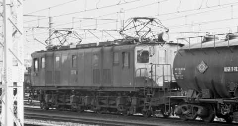 安善駅で待機するED16。1983年(昭和58年)1月撮影。