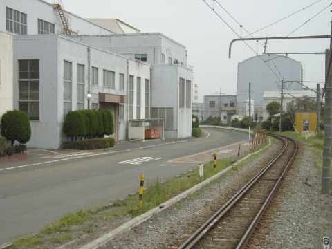 海芝浦駅付近の線路(鶴見線海芝浦支線)。2005年(平成17年)5月撮影。