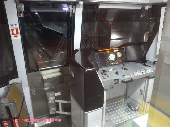 横浜市営地下鉄10141の運転台周辺。2025年(令和7年)12月撮影。