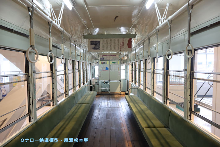 横浜市電1510号の車内。2025年(令和7年)6月、横浜市電保存館(旧滝頭車庫：神奈川県横浜市磯子区)にて撮影。