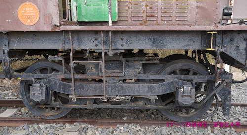 ボールドウィン製電気機関車が履く2軸ボギー台車(三岐鉄道ED222が履いているもの)。2012年(平成24年)2月、三重県いなべ市・大安中央児童センターにて撮影。