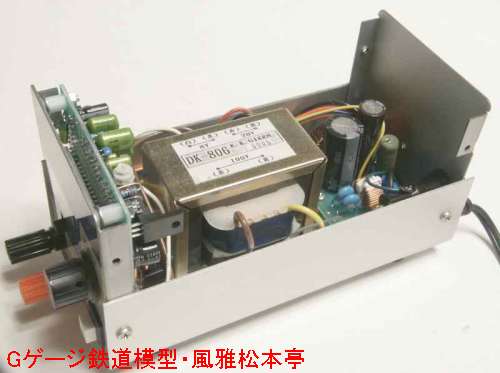 サンハヤトの安定化電源DK806型内部の写真です