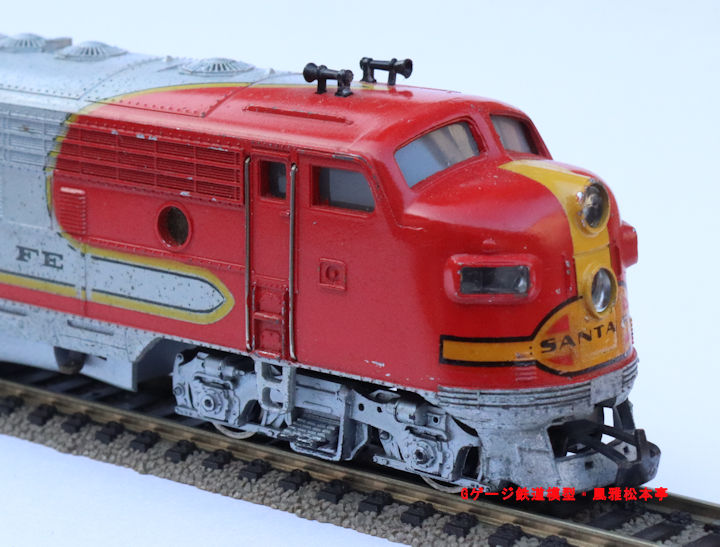 HOゲージの車輛に使用されているループ型連結器。HO gauge roop style coupler, manufactured by Marklin.