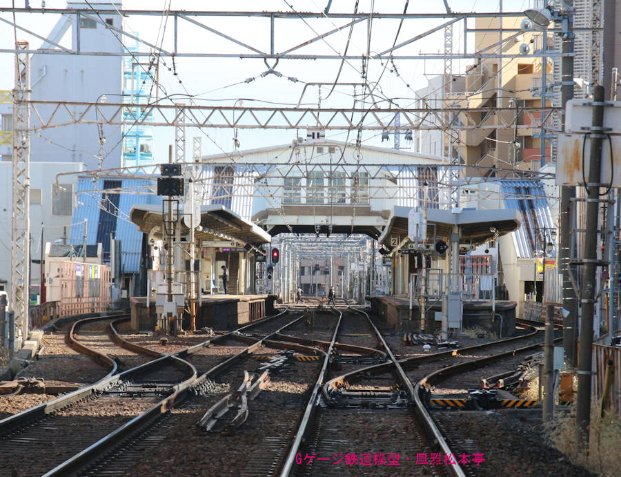 シングルクロス。2020年(令和2年)1月、京成電鉄京成小岩(けいせいこいわ：東京都江戸川区)駅にて撮影。