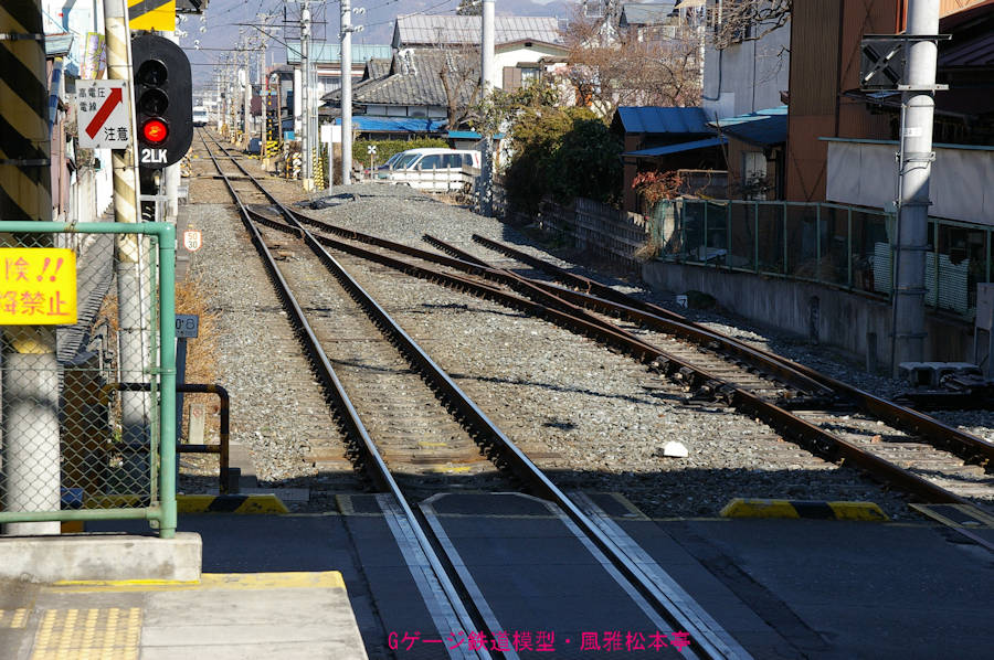 シングルクロス。2006年(平成18年)2月、秩父鉄道御花畑(おはなばたけ：埼玉県秩父市)駅にて撮影。