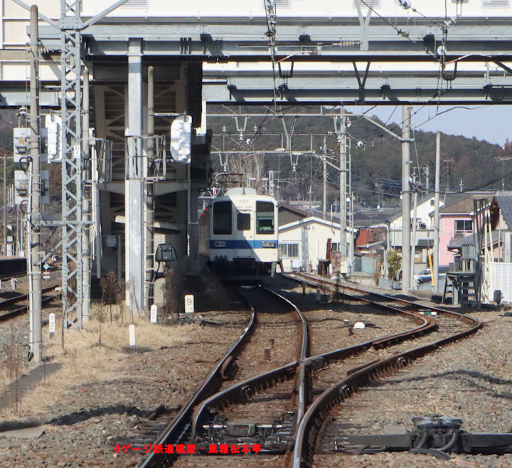 ターンアウト。2026年(令和8年)1月、東武鉄道越生線越生(おごせ:埼玉県入間郡越生町)駅にて撮影。