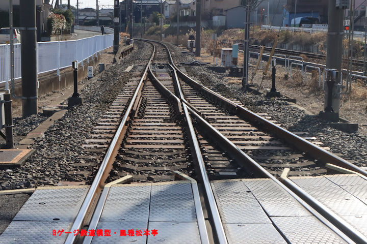 ターンアウト。2026年(令和8年)1月、東武鉄道越生線越生(おごせ:埼玉県入間郡越生町)駅にて撮影。