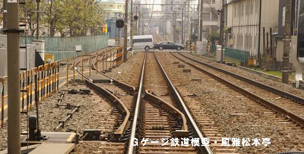 乗り越しポイント。2007年(平成19年)2月、東急多摩川線下丸子(しもまるこ：東京都大田区)駅付近にて撮影。