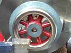 Bowserの車輪の軸穴付近。
