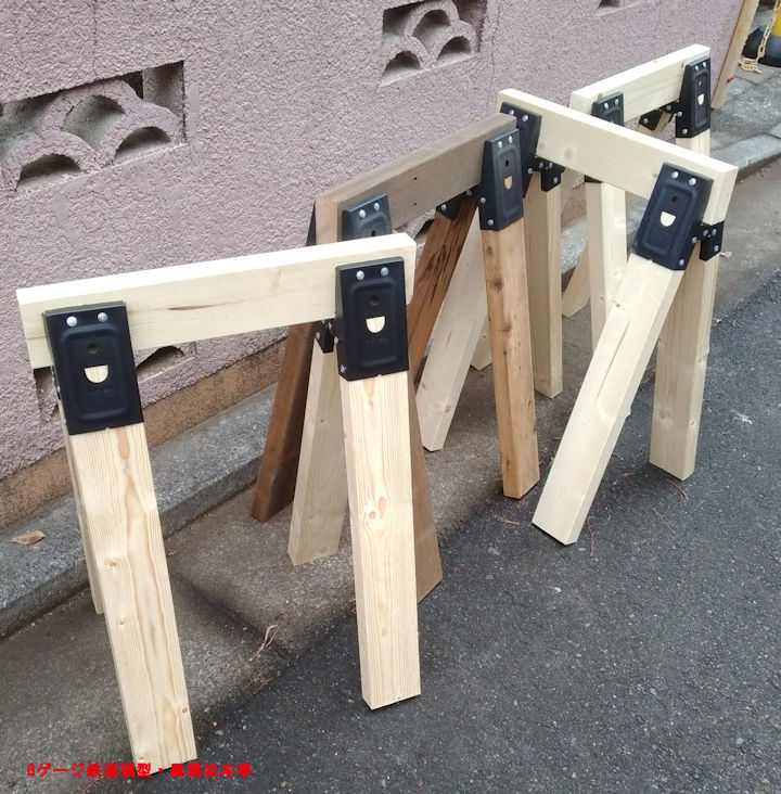 コーナンで販売されている「作業台ブラケット」を使って作った「作業台工作台」。